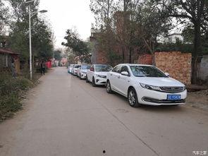 国产车参加同学婚礼视频,见证青春美好时光